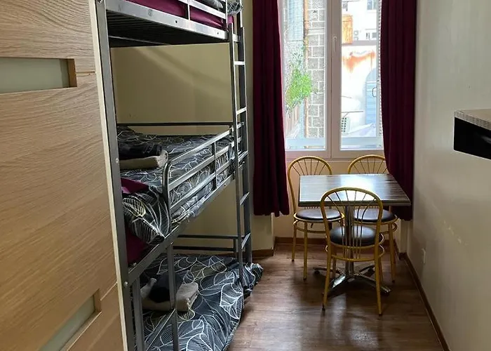 بيت شباب Lyonnais نيس