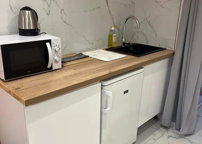 Lyonnais Hostel Nice